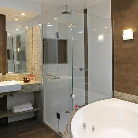Malibu Palace Hotel-2